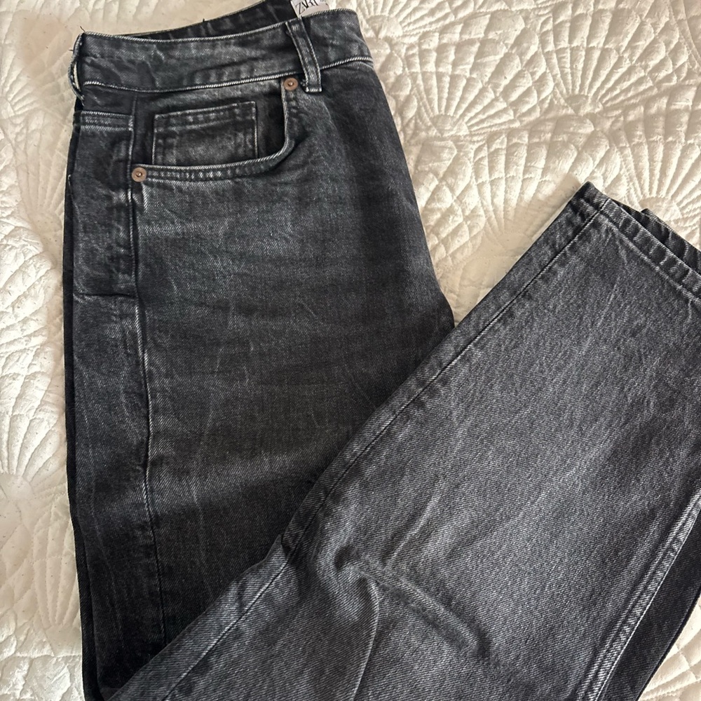 Zara Woman’s Dark Gray Straight Jeans